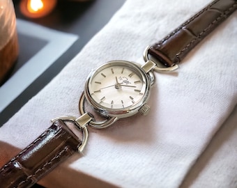 Vintage Style Women's Round Watch, Silver Case, Brown Leather Strap