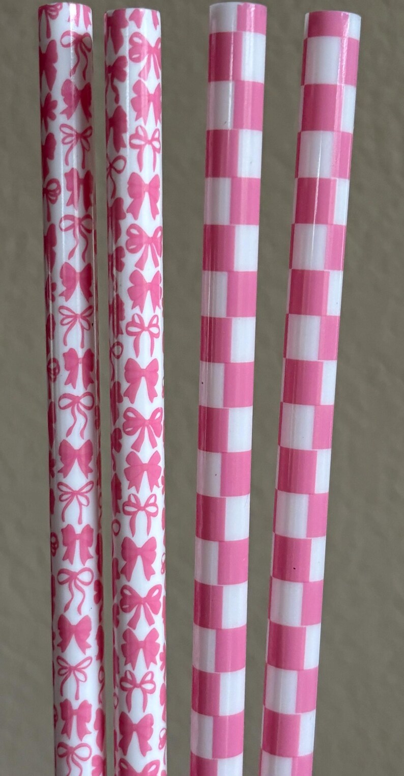 Pink Bow & Checkered Straw: 12
