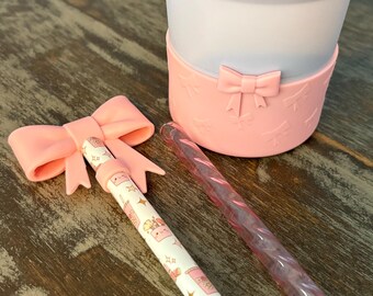 MOM GiFT SET-12” iCED Coffee-Makeup print reusable FAT straws-PiNK Coquette/Bow straw topper & Boot
