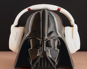 Darth Vader Headphone Stand: Star Wars Gaming Desk Decor
