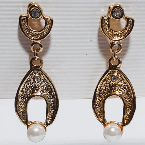 1980s Vintage Gold and Faux Pearl Drop Earrings