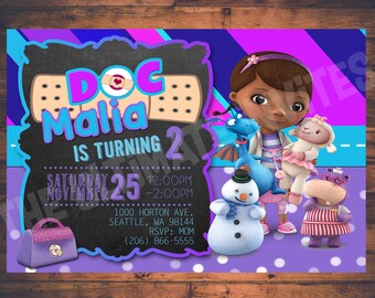 Fichier numérique personnalisé d’invitation d’anniversaire de Doc McStuffins, Doc tourne..