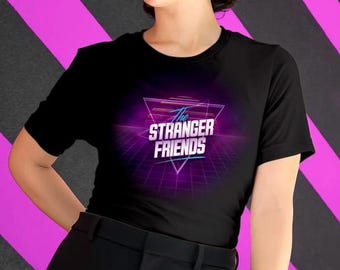 Stranger Friends Movie Group Années 80 Neon Grid Style Synthwave T-shirt graphique noir