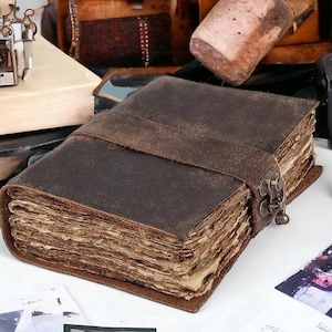 Diario in pelle vintage - Libro delle ombre con incantesimi vuoti, diario Grimorio, taccuino di viaggio, chiusura con lucchetto antico con bordo frastagliato,