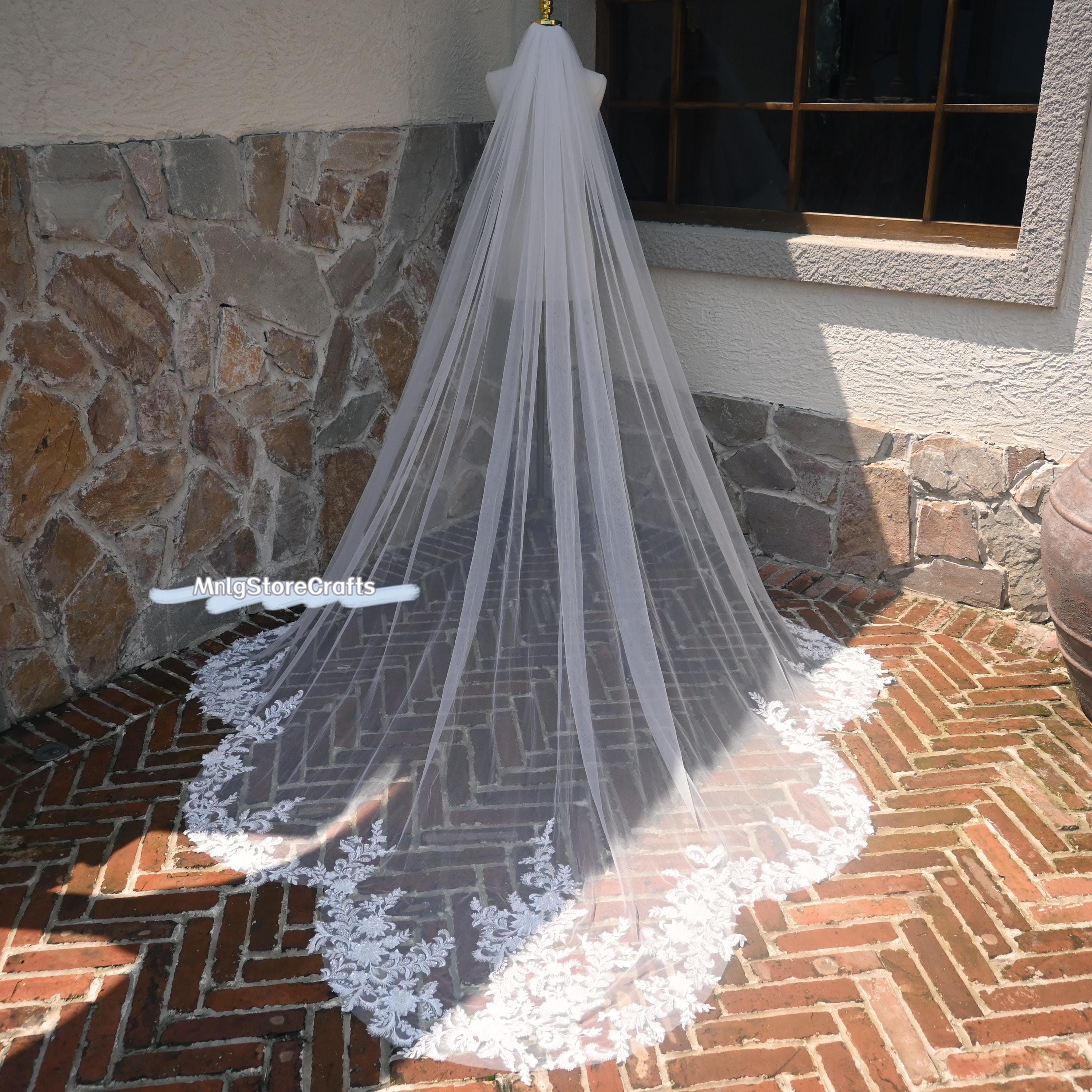 Beaded Floral Appliques Cathedral Veil: Scalloped Hem Ivory  display picture 2