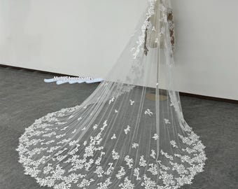 Vintage Cathedral Lace Mantilla Wedding Veil - Ivory Tulle