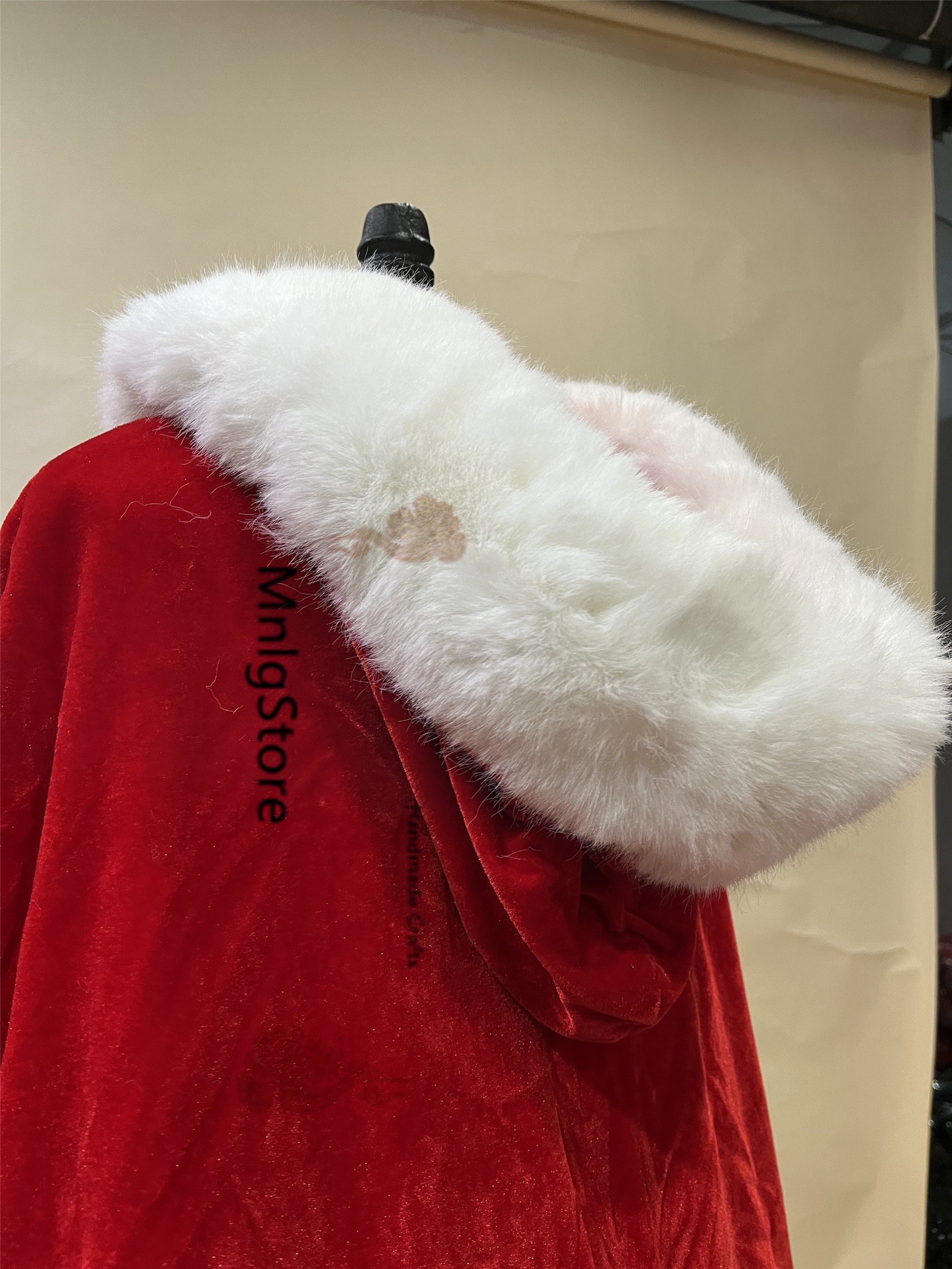 Red Velvet Cape With Fur Collar, Cosplay King/queen Cape, Long Cape