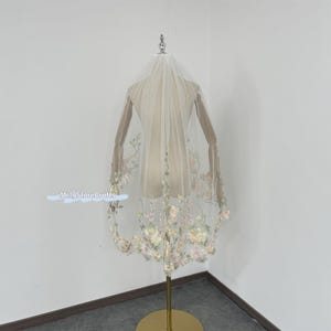 Floral Lace Wedding Veil: Ivory Tulle, Fingertip Length