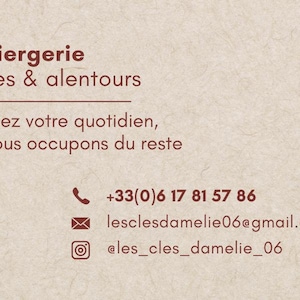 Può includere: Biglietto da visita di un servizio di concierge con il testo "Conciergerie Antibes & alentours" e lo slogan "Simplifiez votre quotidien, nous nous occupons du reste". Il biglietto include anche un numero di telefono, un indirizzo email e un nome utente Instagram.