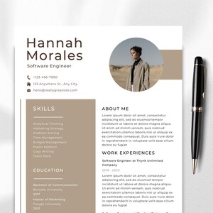 Modello di curriculum per ingegnere del software ottimizzato per i sistemi ATS, design del CV modificabile con Canva, curriculum moderno e professionale per posizioni e candidature nel settore tecnologico.