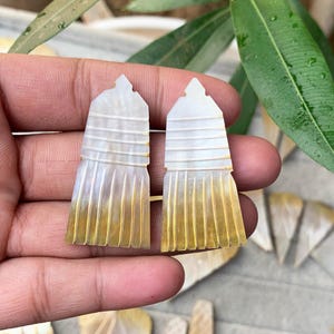 Mother of Pearl Carving Pair Gemstone, Mother of Pearl Pair Crystal, Mother of Pearl Shell Carving Gemstone For Jewelry Making Pair Stone