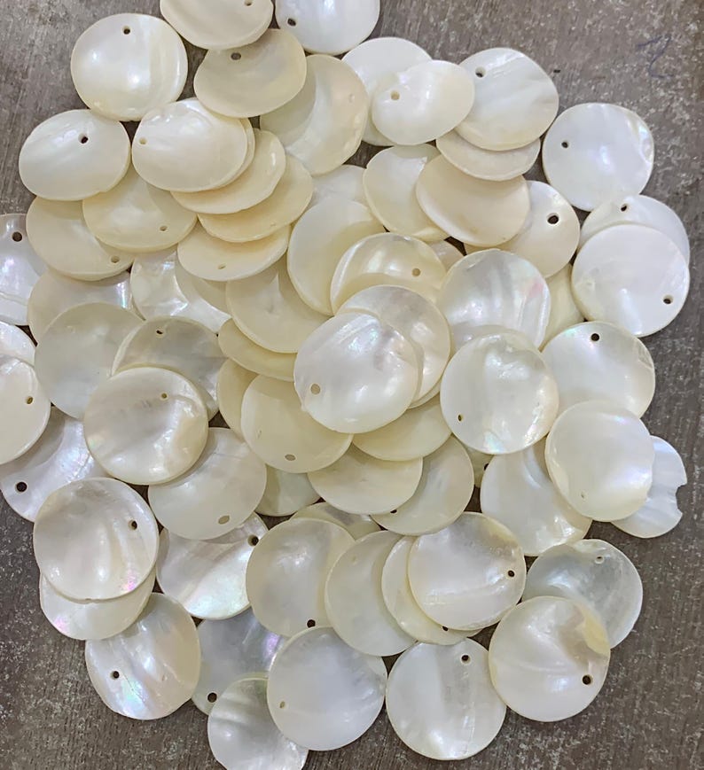 Natural Mother of Pearl Shell Charms, Round Drilled MOP Beads (24-25mm ...