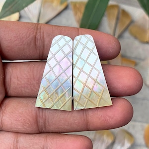 Impresionantes pares de tallas de nácar, piedra preciosa de nácar, fabricación de joyas, cabujón hecho a mano, venta al por mayor, par de piedras preciosas de perla a juego
