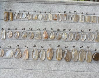 Naturlig gyllene rutilerad kvarts cabochon, ädelsten av högsta kvalitet, ädelsten i blandade former