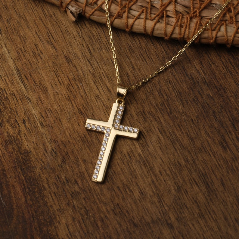 14K Gold Chic Cross Necklace, Dainty Diamond Cross Pendant, Christian Jewelry Gifts, Gold Cross Charm, Tiny Cross Necklace, Mothers Day Gift, Women Jewelry, Daughter Sister Mother Grandma Lover Girlfriend Gifts, Minimalist Design Jewelry Pendant