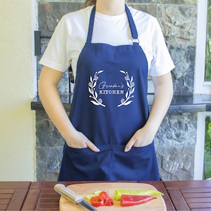 Custom Apron, Personalized Apron, Apron for Women, Mom Apron, Baking Apron, Cooking Apron, Kitchen Apron, Gift for Mom, Gift for Grandma