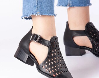 Women's Laser Cut Special Design Buckle Adjustable Low Heel Black Pointed Toe Summer Shoes