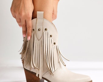 Women's Fringed Stud Detailed Leather Ankle Boots Beige Western Lady Cowboy Boots Thick Heels Women Shoes Autumn Winter
