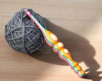 Handmade Wooden Crochet Hook Set: Ergonomic Multicolor Resin Handle