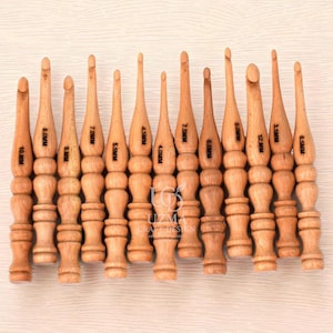 Ergonomic Wooden Crochet Hook Set (4-10mm) - Handcrafted Smooth Grip