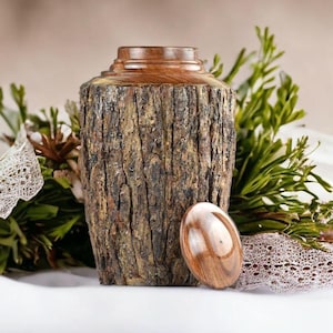 Rozenhouten schors-urn: dit is een decoratieve urn