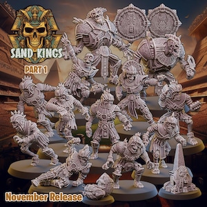 Può includere: Una collezione di figure in miniatura grigie stampate in 3D, raffiguranti guerrieri scheletrici con armature di ispirazione egizia antica. Le figure sono in varie pose d'azione. Il testo "SAND KINGS PART 1" e "November Release" sono visibili.