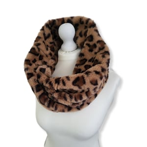 Animal Leopard Print Snood Scarf/Faux Fur/Thick & Luxurious