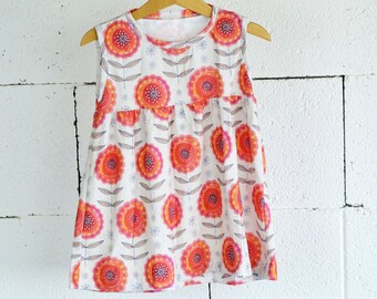 Sommerkleid aus Jersey/ Retroblumen ecru (Gr. 98/104)