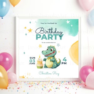 Op de afbeelding: Een groene dinosaurus-verjaardagsuitnodiging met een aquarel achtergrond. De uitnodiging toont een cartoon dinosaurus die een cupcake met kaarsen vasthoudt. De tekst op de uitnodiging luidt "You're invited to Birthday Party" en "To be celebrated on Sun 03 June 4 PM". De uitnodiging is ondertekend met "Christine Ray".