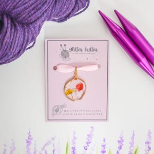 Dried Red Gold Flower Progress Keeper: Knitting Crochet Stitch Marker
