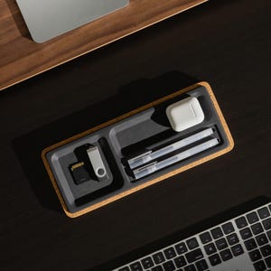 Modern bureau-organisatieblad, minimale bureau-organisatieset, betonnen bureau-opberger voor thuiskantoren, Modhaus Studio-bureaublad