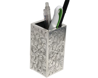 Pen holder in 925 silver hand-engraved with a burin