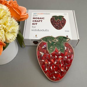 Zestaw podstawek z mozaiki truskawkowej DIY: sztuka antystresowa i medytacja