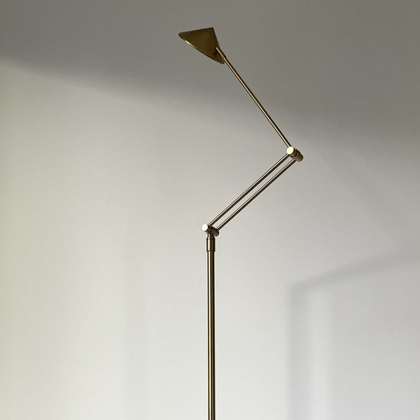 Rara lámpara de pie de latón de Honsel Leuchten en oro retro - Metal alto ajustable - Fabricada en Alemania, años 80