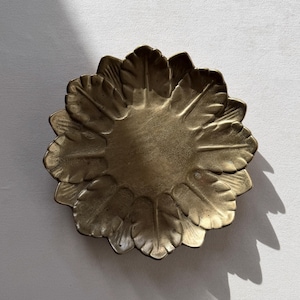Vintage Collini Austria Massivem Messing Blumen Tablett | 1960er Jahre Blatt Schale mit Patina