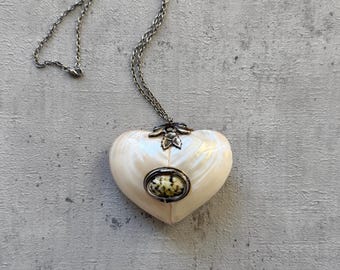 Natural Mother-of-Pearl Shell Pill Box | Antique Heart Necklace | Pill Case | Trinket Box | Romantic Gift for Her