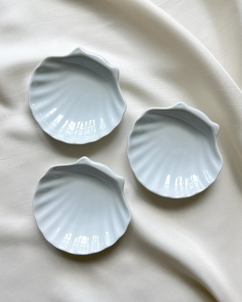 Sweet Scallop Shell Porcelain Dish by Vanwell - Set of 3 - White Small ...