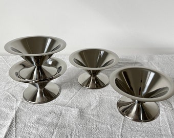 WMF Cromargan Dessertschalen aus Edelstahl – 4er-Set – Vintage-Eisbecher aus silbernem Metall mit Fuß – Hergestellt in Deutschland, 80er Jahre