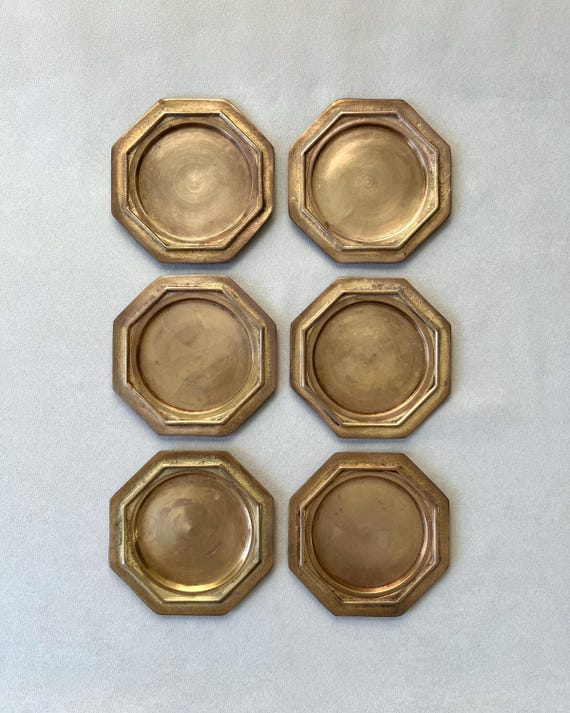GALLO Brass Coasters With Rich Patina | Set of 4 or 6 | Vintage Mid-Century Coasters in Geometric Shape | Made in Italy, 1960s