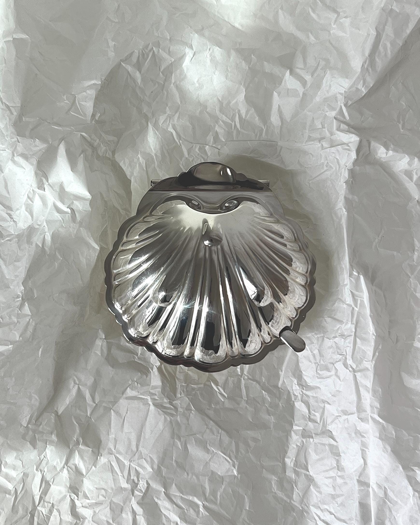 BARKER ELLIS Silver Plated Shell Caviar Dish With Knife and Glass