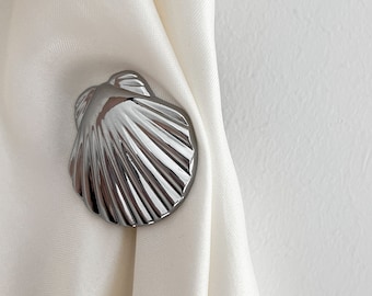 Magnetic Silver Shell Curtain Clips - Set of 4 - Curtain Holdbacks/Tiebacks - Detachable Magnetic Metal Scallop Shell Buttons - Germany