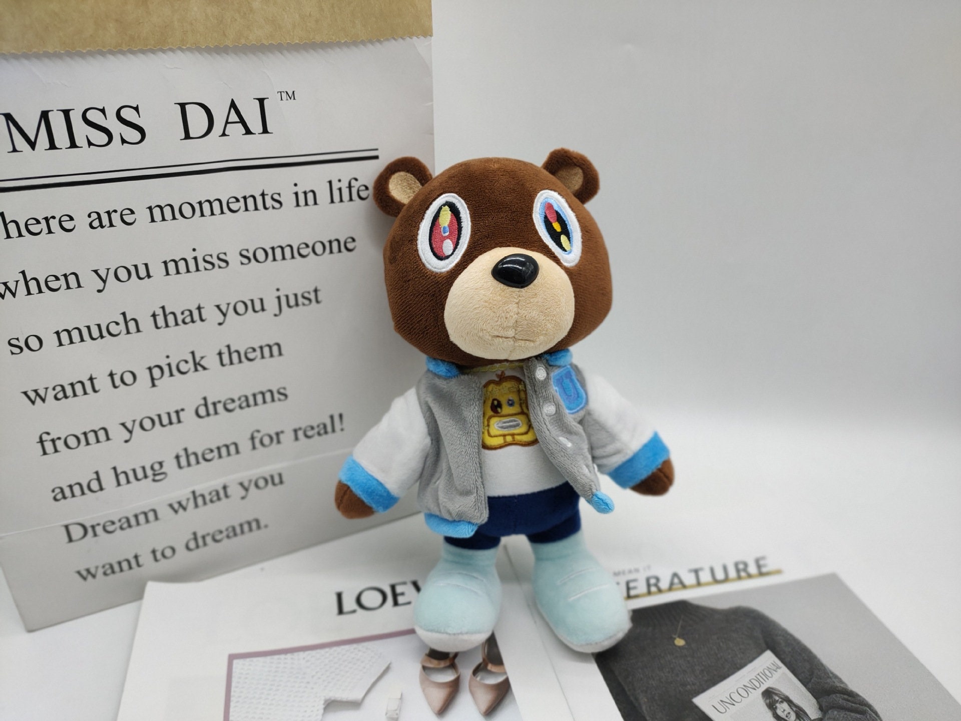 Oso de peluche de graduación de Kanye West Etsy México