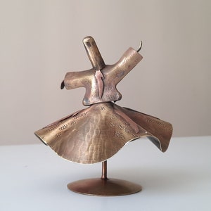 Derviche con la letra Alif, Mawlana, Derviche bailarín de cobre martillado, Figuras decorativas, Decoración de escritorio, Decoración del hogar