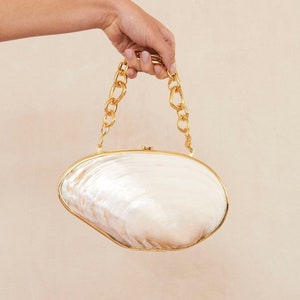 Shell purse - Wikipedia