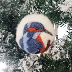 Christmas ball, Christmas tree ball with bird, Christmas tree ball, Christmas wreath