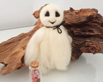 Ghost, ghosts, Halloween gift, felt ghost figure - adopt a ghost, ghost pendant, ghost decoration, Halloween ghost, autumn decoration