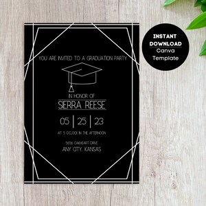 Puede incluir: Invitación a una fiesta de graduación en blanco y negro con un diseño geométrico. El texto dice "Estás invitado a una fiesta de graduación en honor a Sierra Reese 05 | 25 | 23 a las 5 de la tarde 5656 Caheart Drive Any City, Kansas".