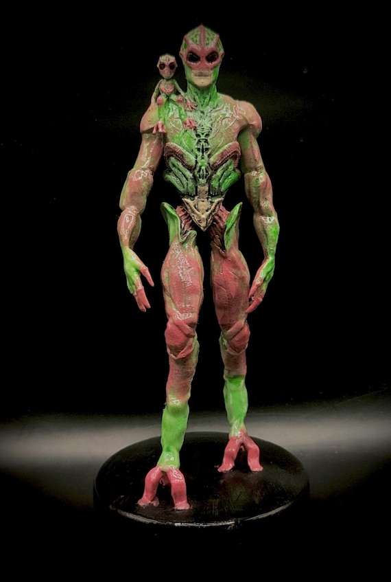 Resident Alien Harry Vanderspiegel et Bridget figurine - 13 cm - peint a la main