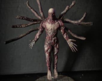 Horror monster figurine – tentacled creature – handcrafted sculpture 10cm tall, 8cm body.