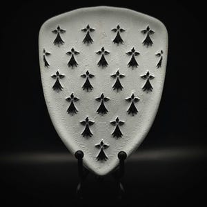 Brittany region coat of arms - black and white - 10cm - office/wall decoration